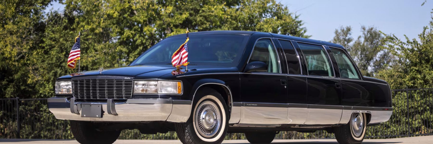 Une ancienne Cadillac présidentielle de l'époque Bill Clinton.